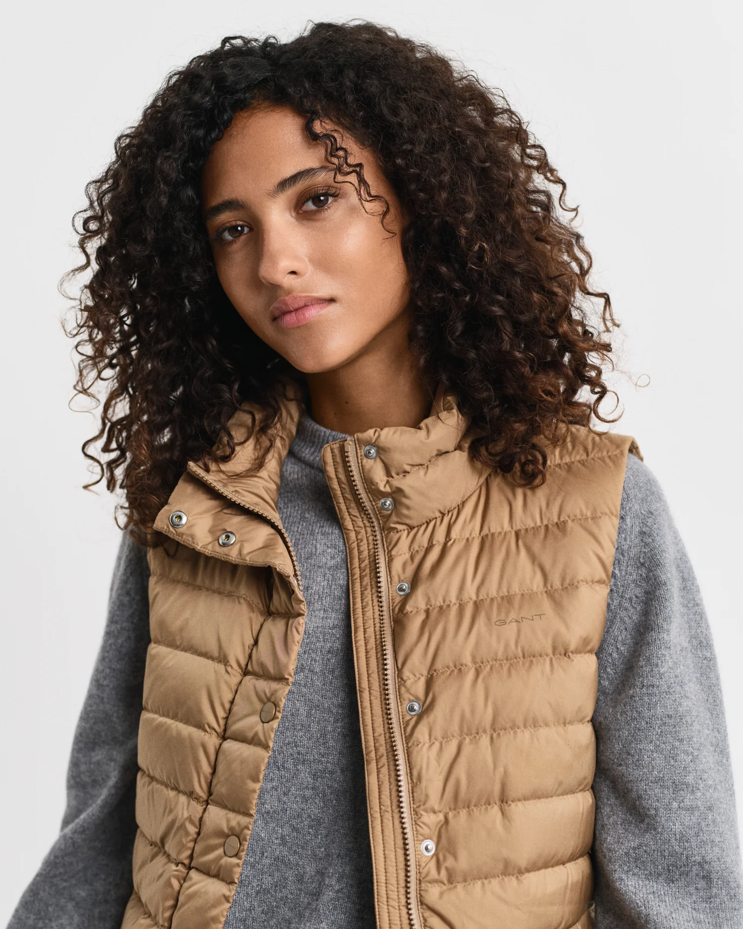 LIGHT DOWN VEST - Image 12