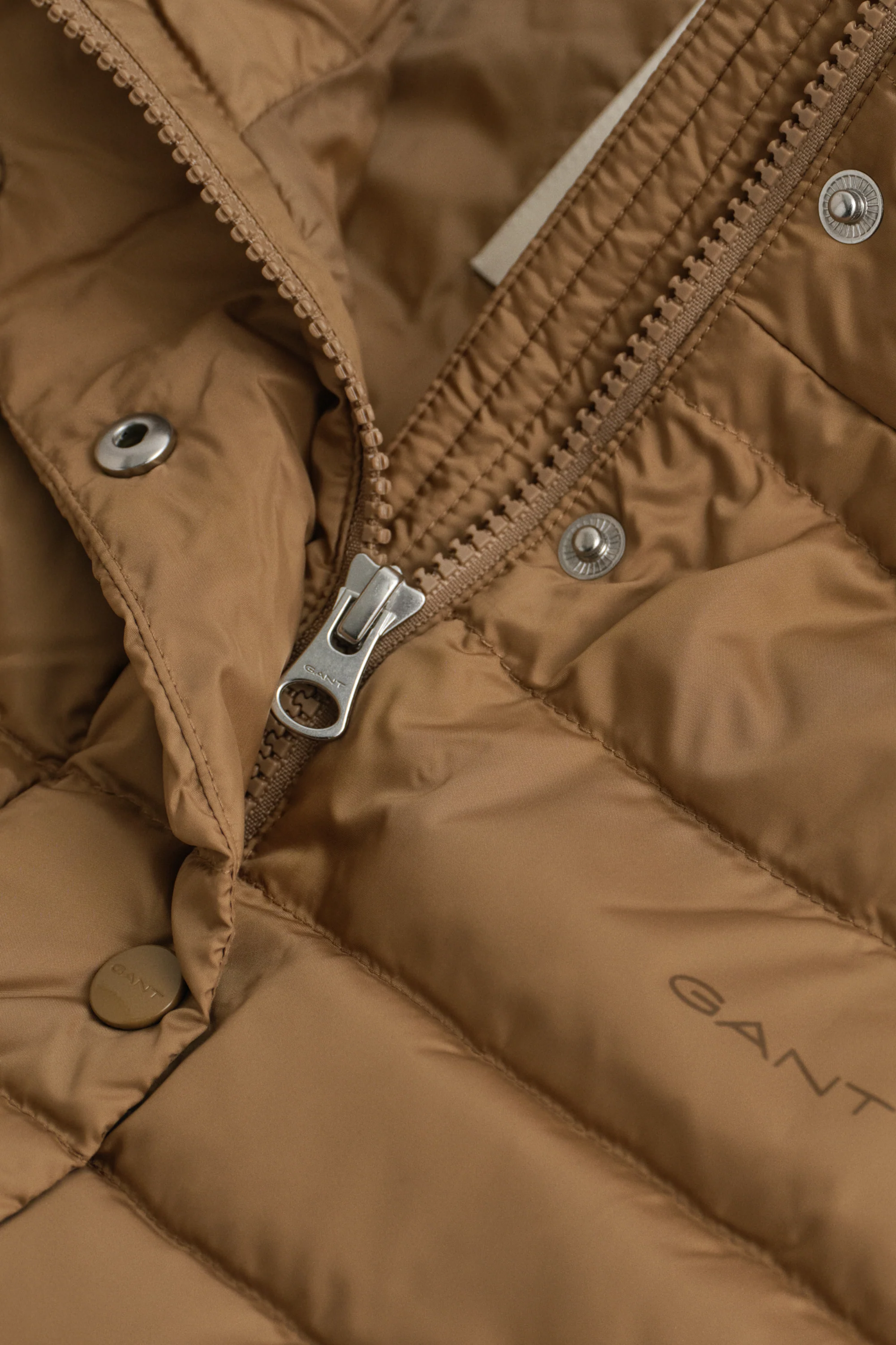 LIGHT DOWN VEST - Image 13