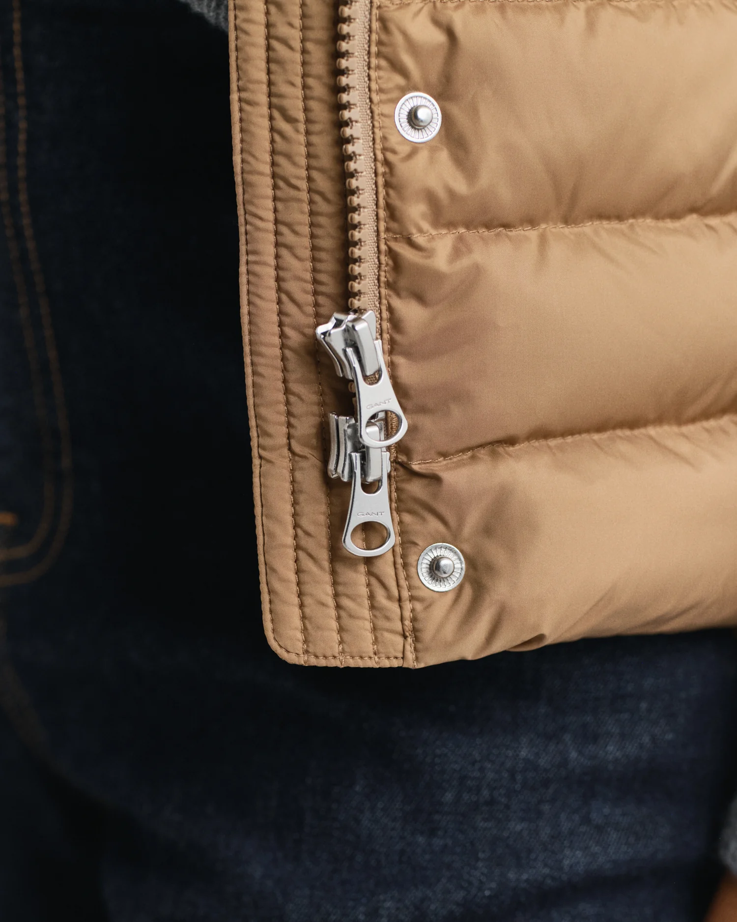 LIGHT DOWN VEST - Image 14