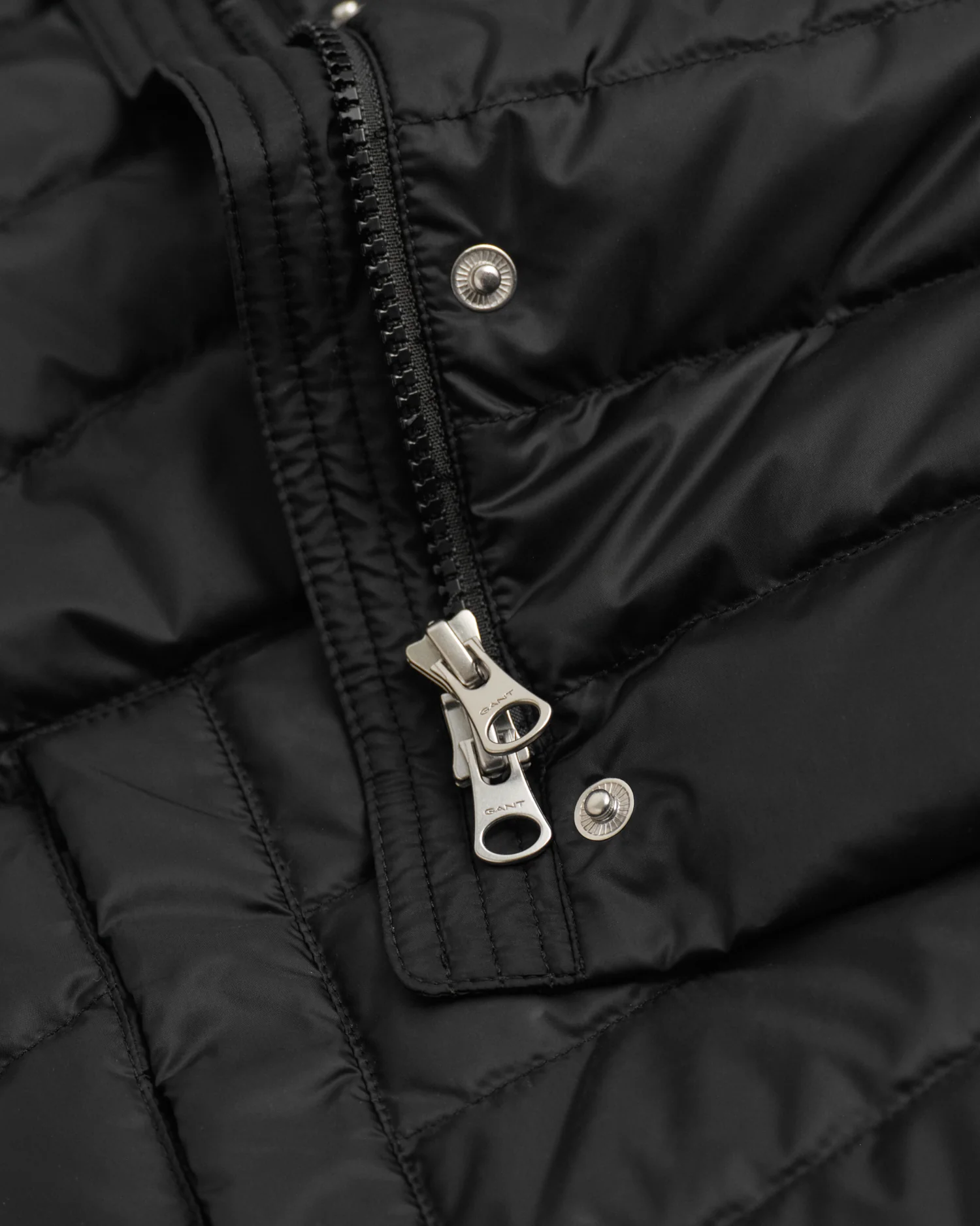 LIGHT DOWN VEST - Image 6