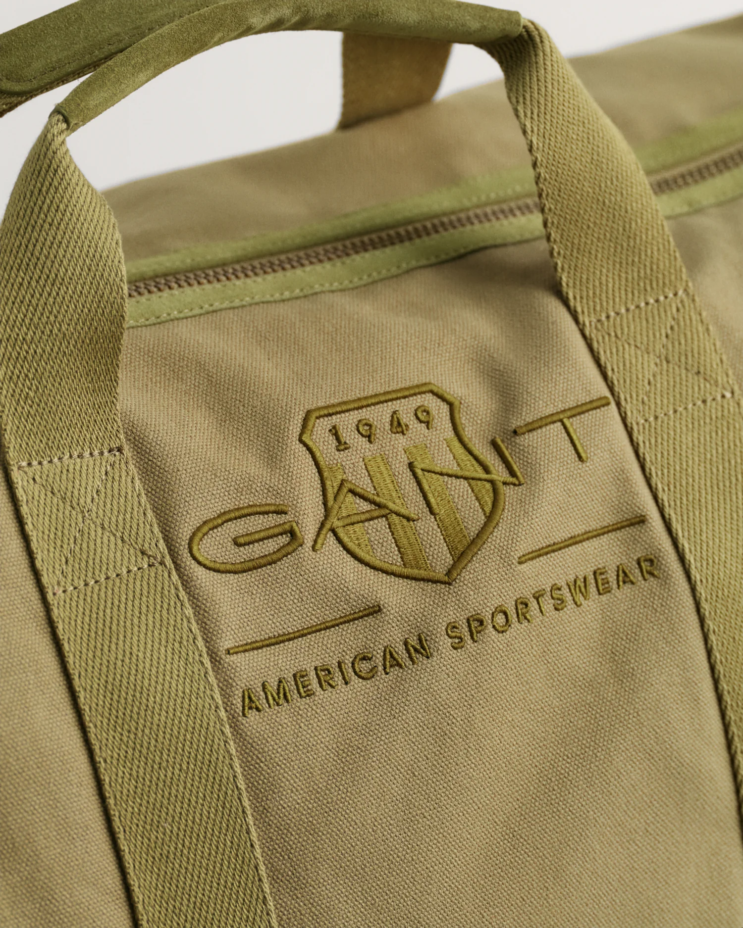 TONAL SHIELD DUFFLE BAG - Image 3
