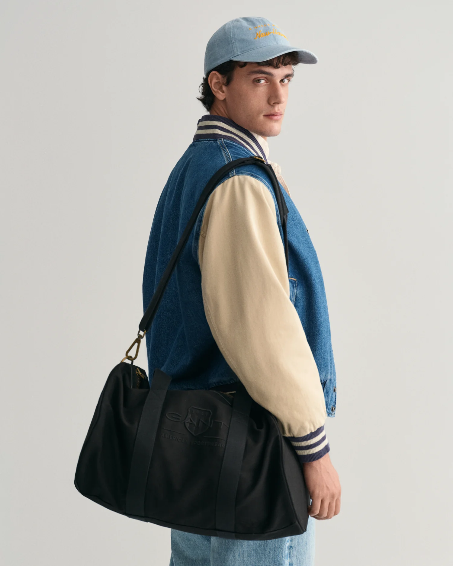 TONAL SHIELD DUFFLE BAG - Image 5
