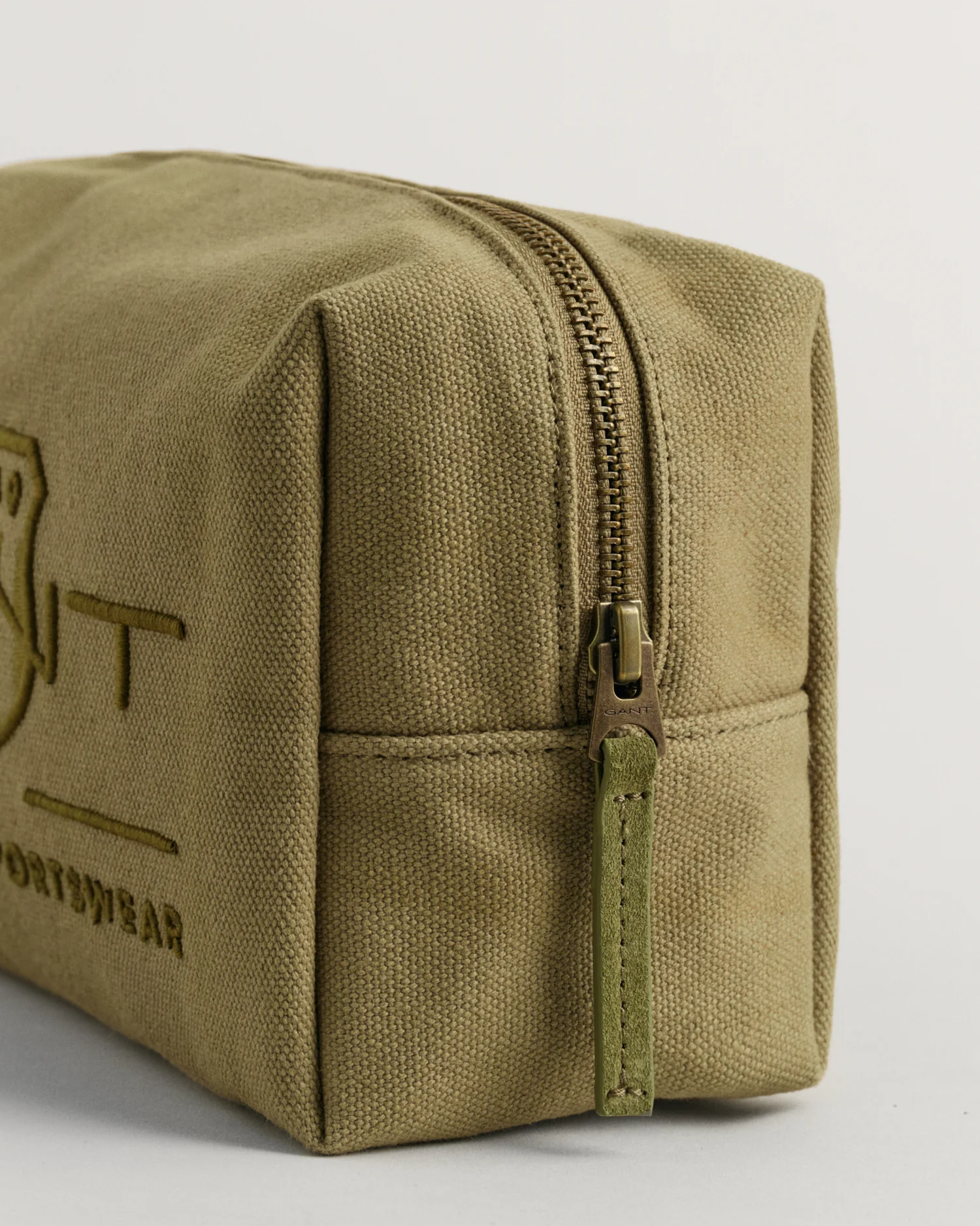 TONAL SHIELD WASH BAG - Image 3